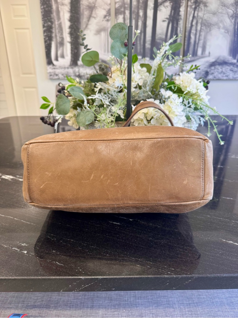 HOBO Delilah Vintage Hide Leather Shoulder Bag Brown/Taupe - Picture 5 of 13